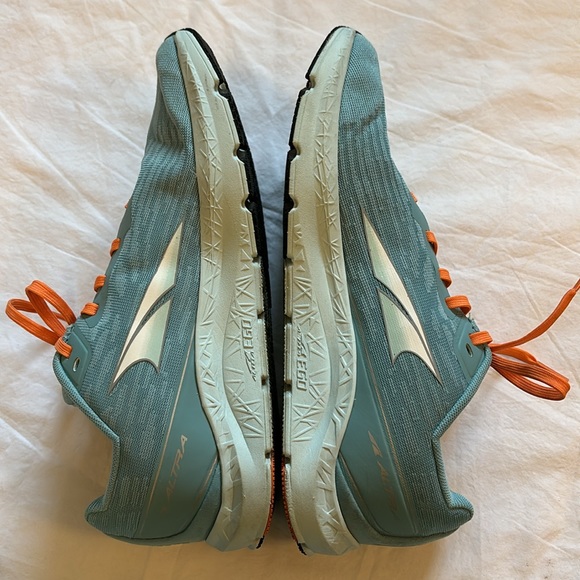 Altra women’s running sneaker - Picture 4 of 5